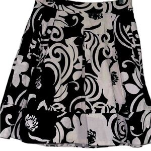White House Black Market Adorable knee length skirt